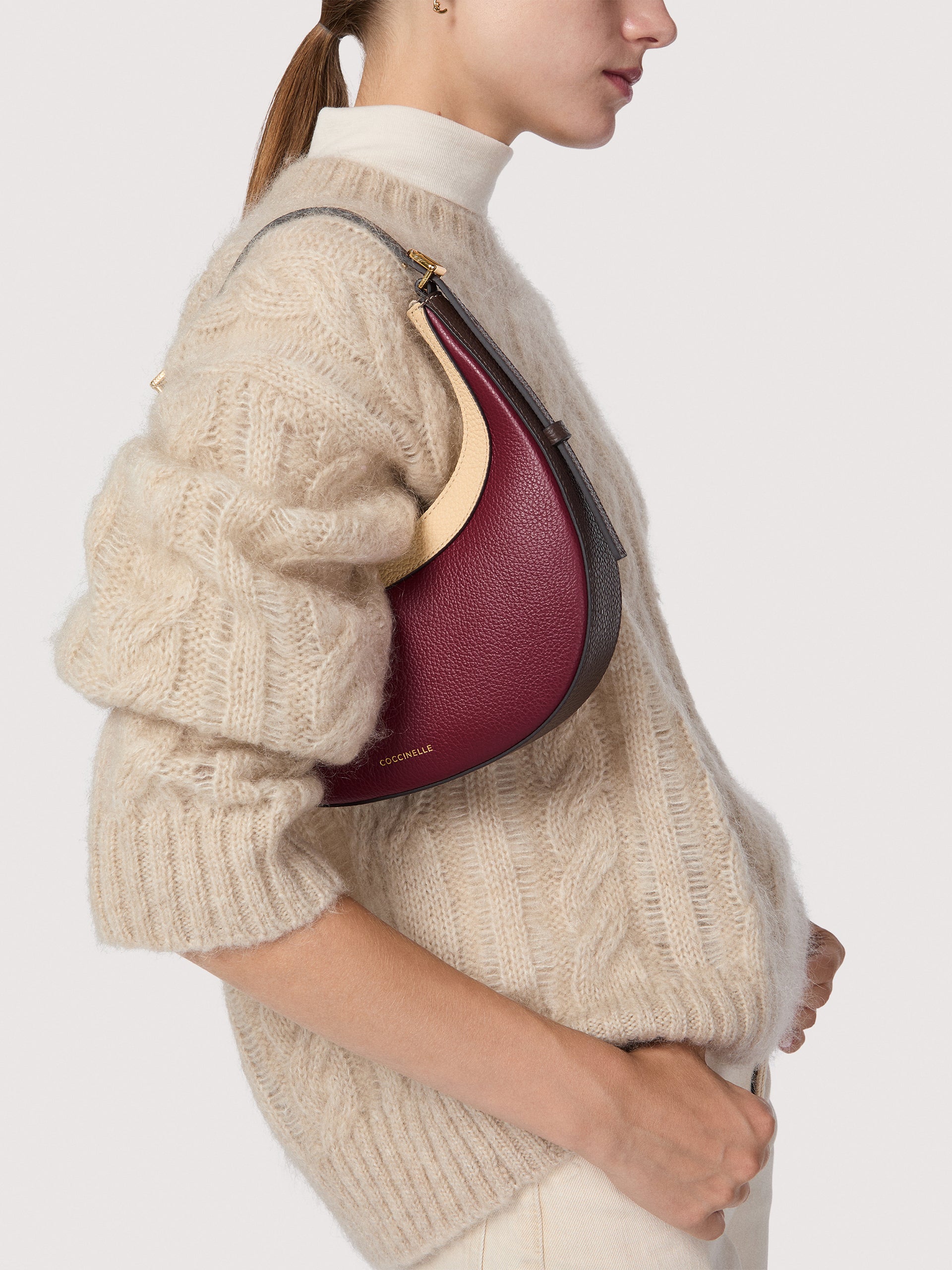 コチネッレウィスパー トリカラー ミニバッグ – COCCINELLEJAPAN.COM